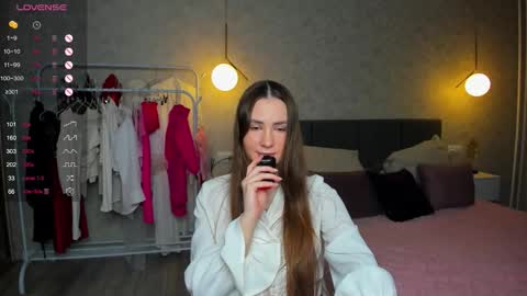 Snapshot of straw_juice chatting on 02.28.26 Laura online show from 02.28.26