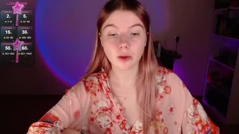 Snapshot of strawberry_juli chatting on 01.18.26 Juli online show from 01.18.26