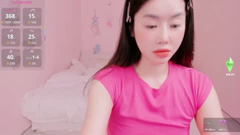 Snapshot of strawberry_loveee chatting on 09.28.25 strawberry_loveee online show from 09.28.25