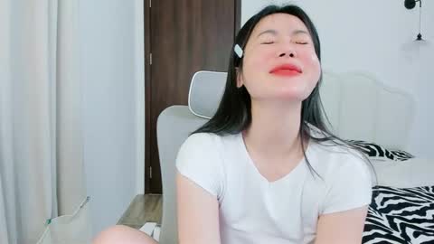 Snapshot of strawberry_loveee chatting on 11.11.25 strawberry_loveee online show from 11.11.25