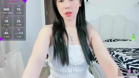 Snapshot of strawberry_loveee chatting on 12.15.25 strawberry_loveee online show from 12.15.25