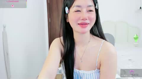 Snapshot of strawberry_loveee chatting on 02.13.26 strawberry_loveee online show from 02.13.26
