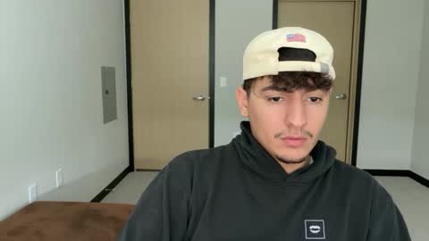 Snapshot of strawberryboy69 chatting on 09.23.25 sexmenyoutnng online show from 09.23.25