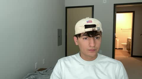 Snapshot of strawberryboy69 chatting on 10.02.25 sexmenyoutnng online show from 10.02.25