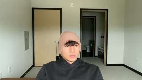 Snapshot of strawberryboy69 chatting on 10.16.25 sexmenyoutnng online show from 10.16.25