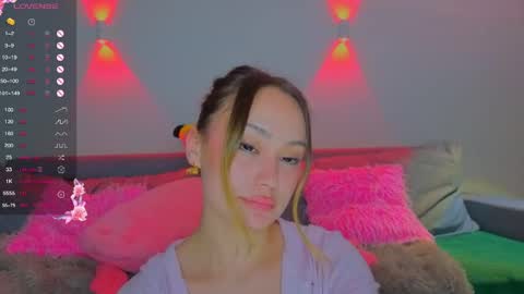 Snapshot of strawberrypie99 chatting on 05.16.26 Tati and Lola online show from 05.16.26