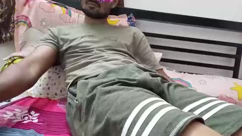 strip_couple_love1 online show from 11.17.25