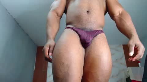 Snapshot of strong_george1 chatting on 02.13.25 strong_george1 online show from 02.13.25