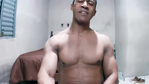 Snapshot of strongdaddyfantastic chatting on 04.21.26 strongdaddyfantastic online show from 04.21.26