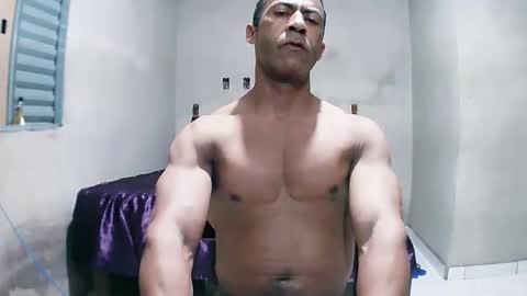Snapshot of strongdaddyfantastic chatting on 04.26.26 strongdaddyfantastic online show from 04.26.26