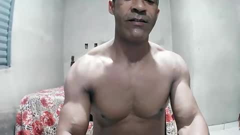Snapshot of strongdaddyfantastic chatting on 05.17.26 strongdaddyfantastic online show from 05.17.26