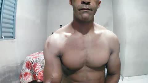 Snapshot of strongdaddyfantastic chatting on 05.31.26 strongdaddyfantastic online show from 05.31.26