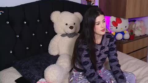 sttrawberry online show from 11.19.25