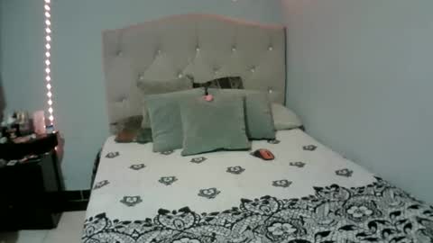 DORIANMAIRA online show from 02.08.25