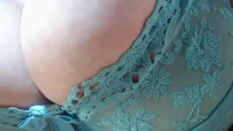 Snapshot of stunningboobs chatting on 04.02.26 Natasha online show from 04.02.26