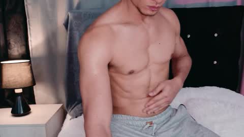 Snapshot of stylish_men chatting on 09.08.25 stylish men online show from 09.08.25