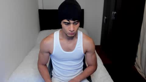 Snapshot of stylish_men chatting on 09.17.25 stylish men online show from 09.17.25