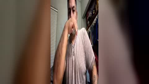 Snapshot of suavecito67 chatting on 06.15.26 suavecito67 online show from 06.15.26