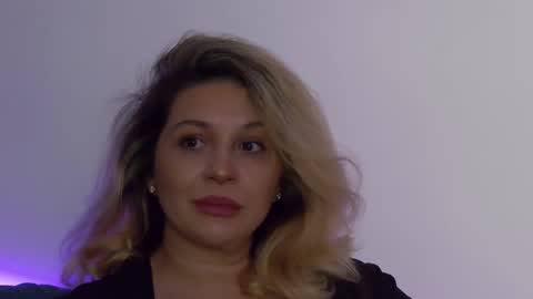 Snapshot of sublimecarla chatting on 09.16.25 Carla online show from 09.16.25