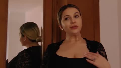 Snapshot of sublimecarla chatting on 10.07.25 Carla online show from 10.07.25