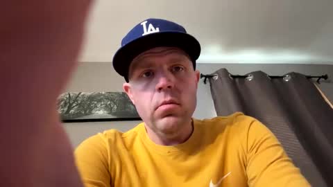 Snapshot of submissivebrett381 chatting on 02.15.26 submissivebrett381 online show from 02.15.26
