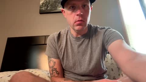 Snapshot of submissivebrett381 chatting on 04.28.26 submissivebrett381 online show from 04.28.26
