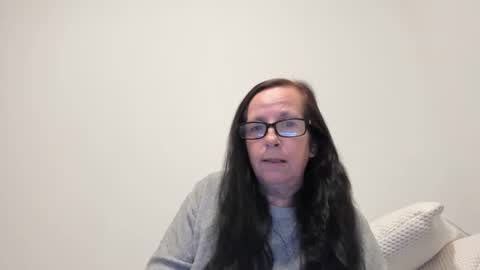 Snapshot of submissivepeachgoddess chatting on 04.19.26 Submissie Peach Goddess online show from 04.19.26