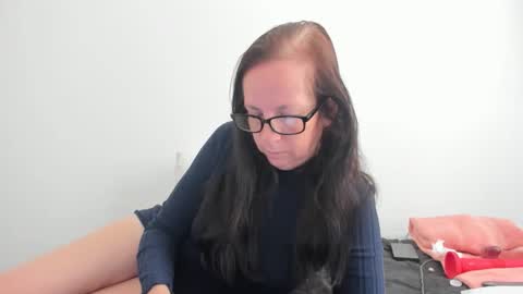 Snapshot of submissivepeachgoddess chatting on 05.08.26 Submissie Peach Goddess online show from 05.08.26