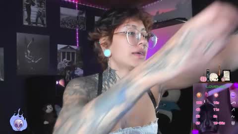 Snapshot of succubus_girl_ chatting on 02.08.26 Alexy online show from 02.08.26