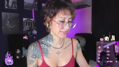 Snapshot of succubus_girl_ chatting on 02.13.26 Alexy online show from 02.13.26