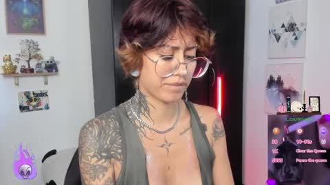 Snapshot of succubus_girl_ chatting on 04.07.26 Alexy online show from 04.07.26