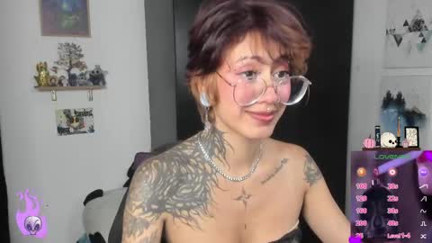 Snapshot of succubus_girl_ chatting on 04.10.26 Alexy online show from 04.10.26