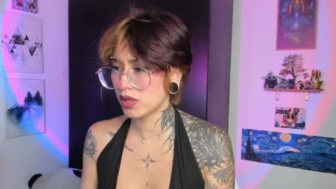 Snapshot of succubus_girl_ chatting on 05.19.26 Alexy online show from 05.19.26