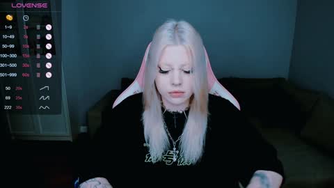 Snapshot of succubus_leslie chatting on 12.03.24 succubus_leslie online show from 12.03.24