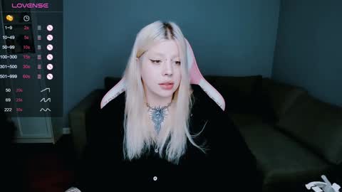 Snapshot of succubus_leslie chatting on 12.28.24 succubus_leslie online show from 12.28.24