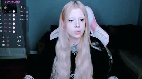 Snapshot of succubus_leslie chatting on 09.09.25 succubus_leslie online show from 09.09.25
