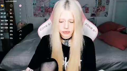Snapshot of succubus_leslie chatting on 07.13.26 succubus_leslie online show from 07.13.26