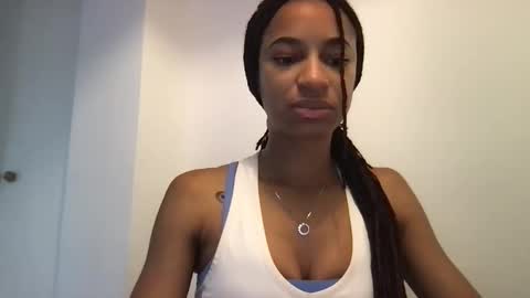 Snapshot of succubussirena chatting on 05.25.26 Succubus Sirena online show from 05.25.26