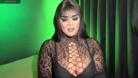 Snapshot of suckablecockoffreya chatting on 11.08.25 JADE ELYSE online show from 11.08.25