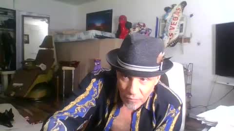 SUCKITU812 online show from 02.17.25