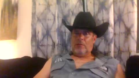 SUCKITU812 online show from 09.16.25