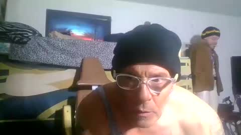 SUCKITU812 online show from 10.10.25