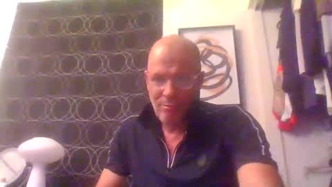 SUCKITU812 online show from 12.21.25