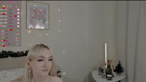 Snapshot of sue_everett chatting on 12.20.24 sue_everett online show from 12.20.24