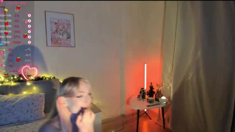 Snapshot of sue_everett chatting on 12.29.24 sue_everett online show from 12.29.24