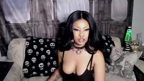 Suede Bones online show from 11.25.25