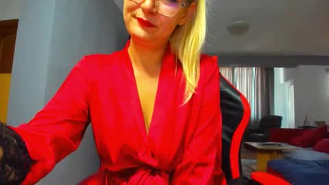 Snapshot of sugar_mayy chatting on 09.23.25 May online show from 09.23.25