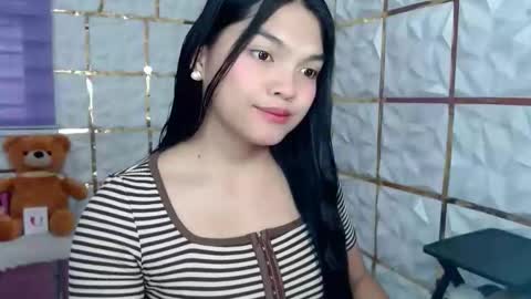Snapshot of sugar_n_spicex chatting on 05.24.26 trisha online show from 05.24.26
