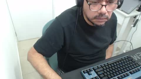 Snapshot of sugarhairybear chatting on 04.13.26 Johnny online show from 04.13.26