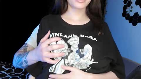 Sugarpeaach online show from 10.31.25